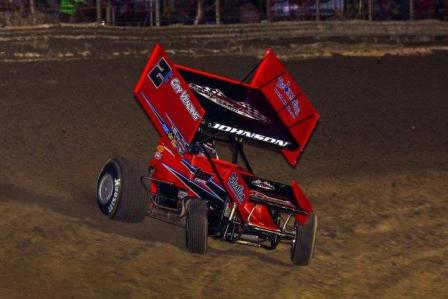 Wayne on the high banks of US36 Raceway (John Lee – High-Fly’N Photos)