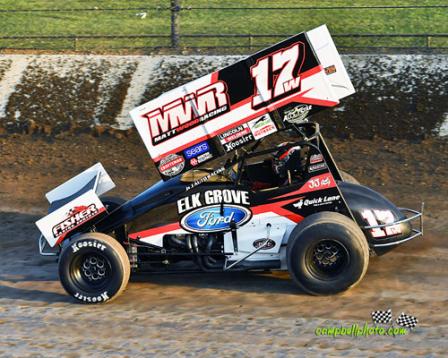 Kerry in action at Eldora (Mike Campbell – www.CambellPhoto.com) 