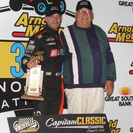 Shane Stewart with Ralph Capitani in Victory Lane Sunday night (Rob Kocak Photo)