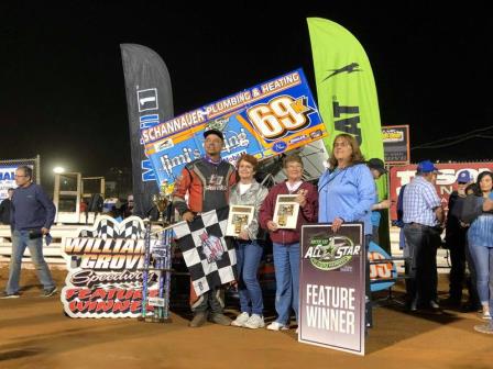 Lance Dewease with Hinnershitz family in Williams Grove Speedway victory lane (Foto Bomb Productions Photo)
