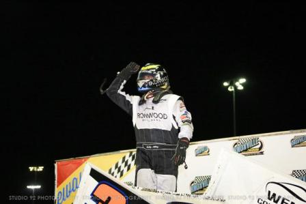 Billy Alley won the 360 feature at Knoxville (Studio 92 Photography)