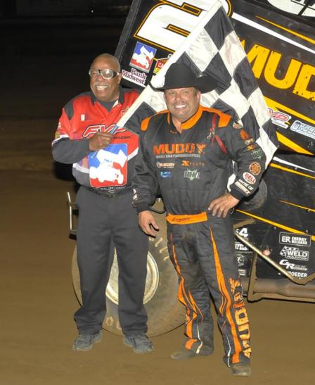 Danny Lasoski dons the cowboy hat after winning at the SFCR bullring (Rob Kocak Photo)