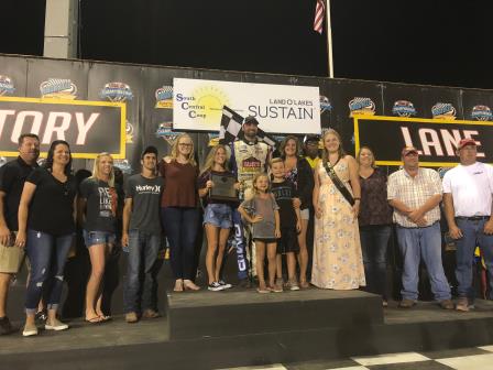 Austin McCarl took home $4,000 and a side of beef Saturday at Knoxville (Knoxville Raceway Photo)