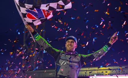 Carson Macedo won an exciting feature at River Cities with the WoO Friday (Tyler Carr Photo) (Video Highlights from DirtVision.com)